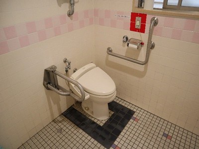 車椅子用トイレの写真