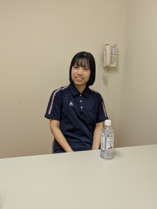 質問に答える横井支援員