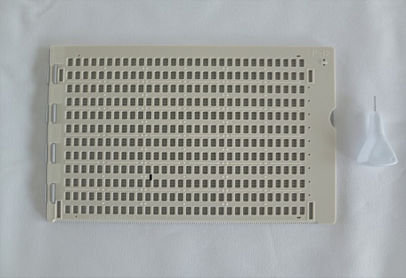 Ｐ12　携帯点字器の写真
