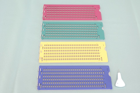 Ｐ６　携帯点字器の写真