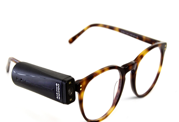 視覚支援デバイスの写真