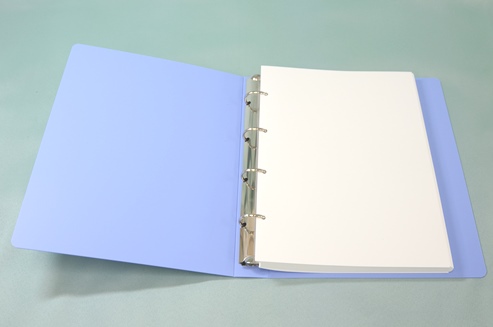 ルーズリーフ　大４穴（110K　100枚綴）の写真