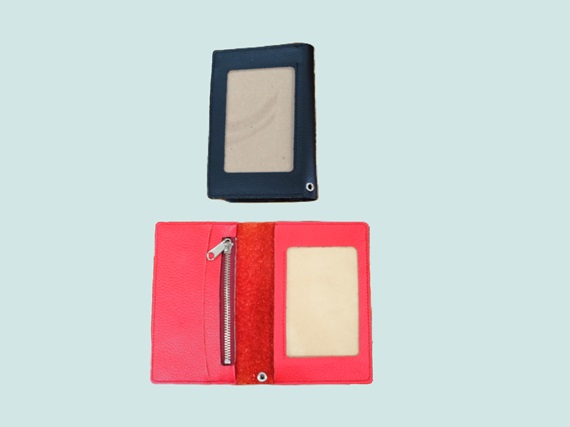 手帳入れの写真